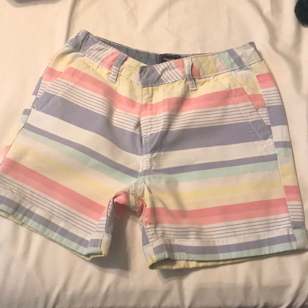Multi color striped GAP shorts with pockets